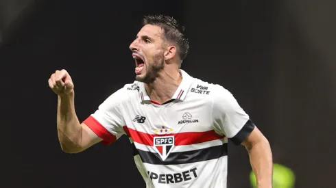 Calleri é chamado para conversa no São Paulo.
