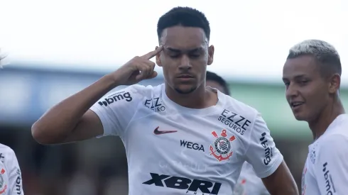 João Pedro durante confronto contra o Bangu na Copinha 2024.
