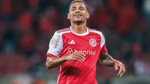 Alan Patrick durante confronto contra o Cuiabá no Brasileirão 2024.