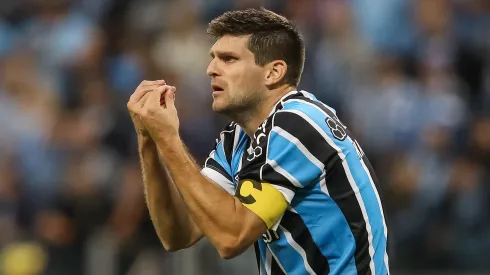 Kannemann, jogador do Grêmio, durante partida contra o Cruzeiro, pela Copa do Brasil de 2023.
