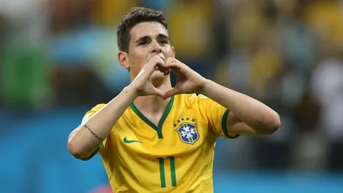 Oscar em ação com a camisa da Seleção Brasileira, na Copa do Mundo de 2014, não deve voltar para o Internacional em 2025.
