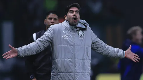 Abel Ferreira, técnico do Palmeiras, durante partida contra o Cruzeiro, pelo Campeonato Brasileiro.
