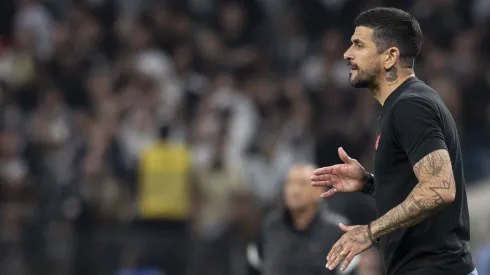 Lucho durante confronto contra o Corinthians no Brasileirão 2024.
