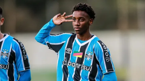 O jogador Gabriel Mec durante partida entre Grêmio x Cruzeiro pelo campeonato Brasileiro Sub-20 (Foto: Giancarlo Santorum/AGIF)
