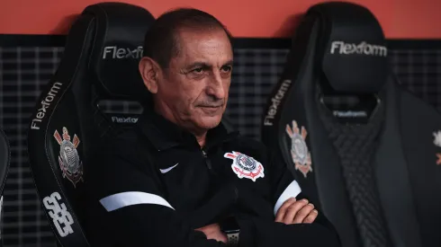 Ramón Díaz, técnico do Corinthians, durante partida contra o Flamengo, pela Copa do Brasil.
