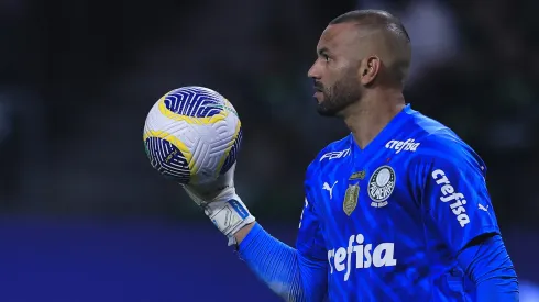 Weverton, goleiro do Palmeiras, durante partida contra o RB Bragantino, pelo Campeonato Brasileiro.
