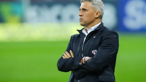 Crespo durante a passagem pelo São Paulo em confronto contra o Internacional no Brasileiro de 2021.
