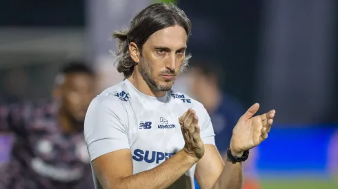 Luis Zubeldía, técnico do São Paulo, durante partida contra o Vasco, pelo Campeonato Brasileiro.
