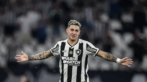 Mateo Ponte jogador do Botafogo comemora seu gol durante partida contra o Flamengo no estadio Engenhao pelo campeonato Brasileiro A 2024. 
