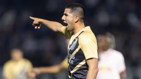 Gamarra durante confronto contra o Bragantino no Brasileirão 2024.
