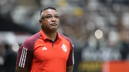 Roger Machado técnico do Internacional durante partida contra o Atlético-MG no estádio Arena MRV pelo campeonato Brasileiro A 2024. Foto: Gilson Lobo/AGIF
