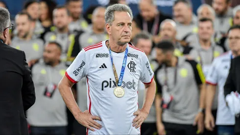 Rodolfo Landim, presidente do Flamengo, durante cerimônia de premiação  (Foto: Thiago Ribeiro/AGIF)
