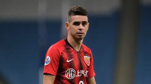 Oscar em ação durante a partida do Grupo H da Liga dos Campeões da AFC entre Yokohama F.Marinos e Shanghai SIPG no Estádio Al Janoub em 28 de novembro de 2020 em Al Wakrah, Catar. (Foto de Simon Holmes/Getty Images)