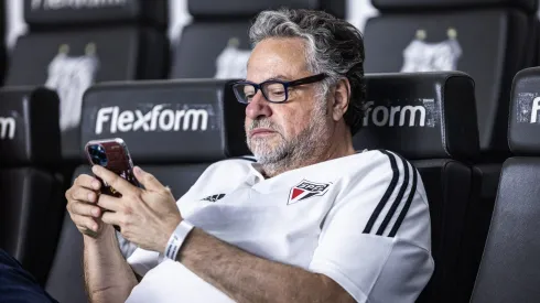 Julio Casares, presidente do São Paulo, durante partida contra o Bragantino (Foto: Abner Dourado/AGIF)
