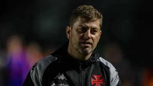 Rafael Paiva técnico do Vasco durante partida contra o Athletico-PR no estádio São Januário pelo campeonato Brasileiro A 2024. Foto: Thiago Ribeiro/AGIF
