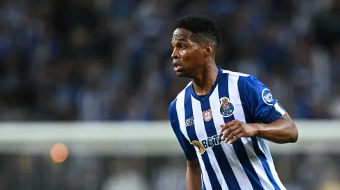 Wendell do FC Porto em ação durante o jogo do grupo B da UEFA Champions League entre FC Porto e Bayer 04 Leverkusen, no Estádio do Dragão, em 4 de outubro de 2022, no Porto, Portugal. (Foto de Otávio Passos/Getty Images)
