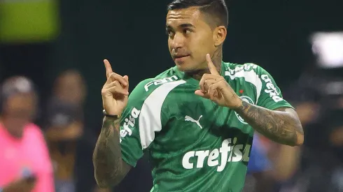 Dudu durante confronto contra o Botafogo no Brasileirão de 2024.