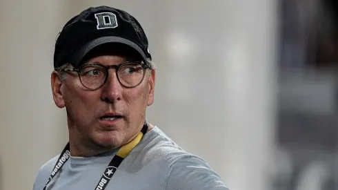 Jhon Textor dono do Botafogo durante partida contra o Palmeiras no estádio Engenhão pelo campeonato Brasileiro A 2023. Foto: Thiago Ribeiro/AGIF