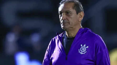 Ramón Díaz durante confronto contra o Bragantino no Campeonato Paulista de 2025.
