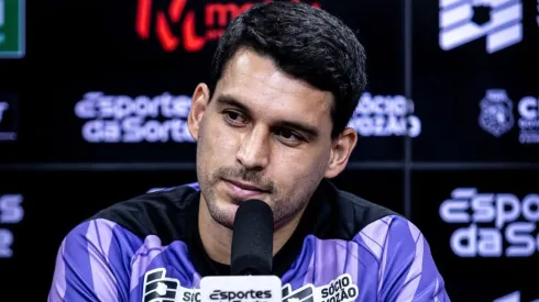 Keiller durante entrevista coletiva no Ceará - Foto: Felipe Santos/Ceará SC