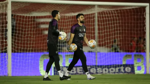 Fernando Miguel durante aquecimento do Ceará na Copa do Nordeste – Foto: Marlon Costa/AGIF
