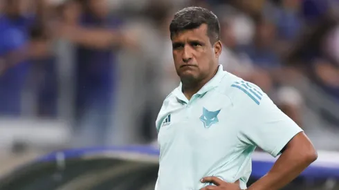 Wesley Carvalho técnico do Cruzeiro durante partida contra o Uberlândia no estádio Mineirão pelo campeonato Mineiro 2025. Foto: Gilson Lobo/AGIF
