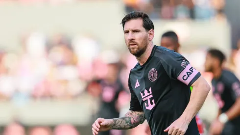 Lionel Messi do Inter Miami durante um jogo amistoso entre Sporting San Miguelito e Inter Miami no Estádio Rommel Fernandez em 02 de fevereiro de 2025 no Panamá, Cidade do Panamá. (Foto de Manuel Velasquez/Getty Images)
