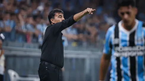 Gustavo Quinteros durante o Gre-Nal 444 – Foto: Maxi Franzoi/AGIF
