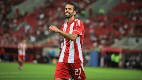 Sérgio Oliveira defendendo o Olympiacos – Foto: Divulgação/Instagram 
