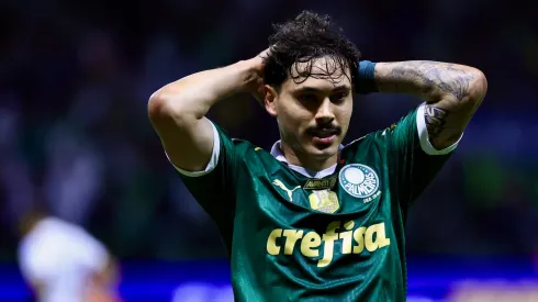 – Maurício jogador do Palmeiras lamenta durante partida contra o Grêmio no estádio Arena Allianz Parque pelo campeonato Brasileiro A 2024. Foto: Marcello Zambrana/AGIF
