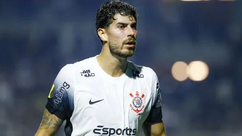 Pedro Raul em ação pelo Corinthians no Campeonato Paulista – Foto: Marco Miatelo/AGIF
