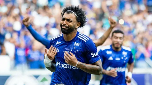 Gabigol jogador do Cruzeiro comemora seu gol durante partida contra o América-MG no estádio Mineirão pelo campeonato Mineiro 2025. Foto: Fernando Moreno/AGIF