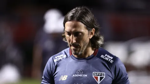 Luis Zubeldia técnico do São Paulo durante partida contra o Corinthians no estádio Morumbi pelo campeonato Paulista 2025. Foto: Marcello Zambrana/AGIF
