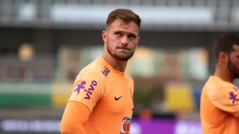 Lucas Perri em treino com a Seleção Brasileira
