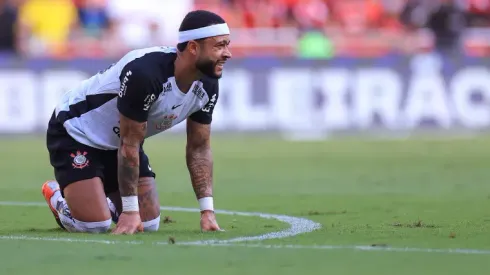 Após goleada para o Flamengo, Benja não poupa palavras e cobra Memphis Depay no Corinthians