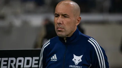 Leonardo Jardim técnico do Cruzeiro durante partida contra o Palestino no estádio Mineirão pelo campeonato Copa Sul-americana 2025. Foto: Fernando Moreno/AGIF