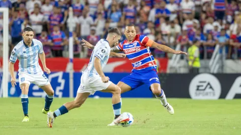Jogador do Fortaleza durante partida contra o Racing no estádio Arena Castelão pelo campeonato Copa Libertadores 2025. Foto: Baggio Rodrigues/AGIF