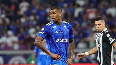 Walace jogador do Cruzeiro durante partida contra o Atlético-MG no estádio Mineirão pelo campeonato Brasileiro A 2024. Foto: Gilson Lobo/AGIF