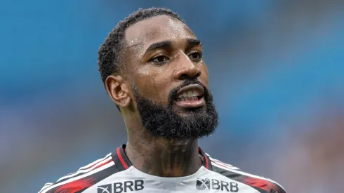Gerson jogador do Flamengo durante partida contra o Grêmio no estádio Arena do Grêmio pelo campeonato Brasileiro A 2025. Foto: Liamara Polli/AGIF