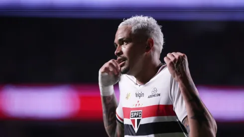 Luciano jogador do São Paulo comemora seu gol durante partida contra o Corinthians no estádio Morumbi pelo campeonato Brasileiro A 2025. Foto: Ettore Chiereguini/AGIF