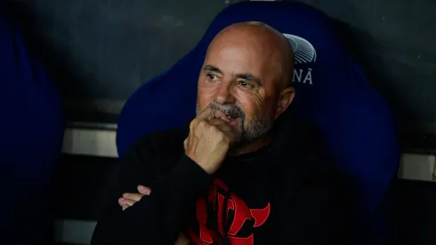 RJ – RIO DE JANEIRO – 26/08/2023 – BRASILEIRO A 2023, FLAMENGO X INTERNACIONAL – Jorge Sampaoli tecnico do Flamengo durante partida contra o Internacional no estadio Maracana pelo campeonato Brasileiro A 2023. Foto: Thiago Ribeiro/AGIF