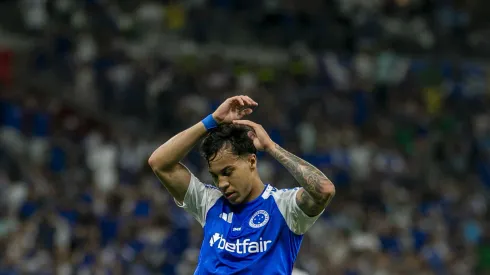 MG – BELO HORIZONTE – 21/09/2025 – BRASILEIRO A 2025, CRUZEIRO X BRAGANTINO – Kaio Jorge jogador do Cruzeiro durante partida contra o Bragantino no estadio Mineirao pelo campeonato Brasileiro A 2025. Foto: Fernando Moreno/AGIF