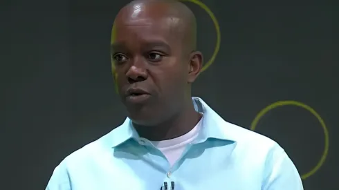 PC Oliveira vê pênalti em Arthur Cabral em Internacional x Botafogo. Foto: Reprodução Sportv