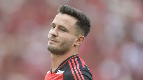Saúl jogador do Flamengo durante partida contra o Grêmio no estádio Maracanã pelo campeonato Brasileiro A 2025. Foto: Thiago Ribeiro/AGIF