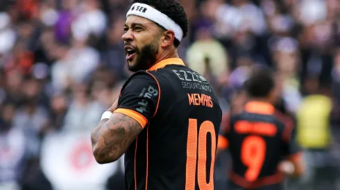 SP – SAO PAULO – 09/11/2025 – BRASILEIRO A 2025, CORINTHIANS X CEARA – Memphis Depay jogador do Corinthians durante partida contra o Ceara no estadio Arena Corinthians pelo campeonato Brasileiro A 2025. Foto: Fabio Giannelli/AGIF