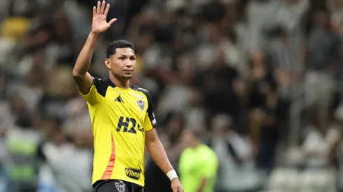  Rony jogador do Atletico-MG durante aquecimento antes da partida contra o Fortaleza no estadio Arena MRV pelo campeonato Brasileiro A 2025. Foto: Gilson Lobo/AGIF

