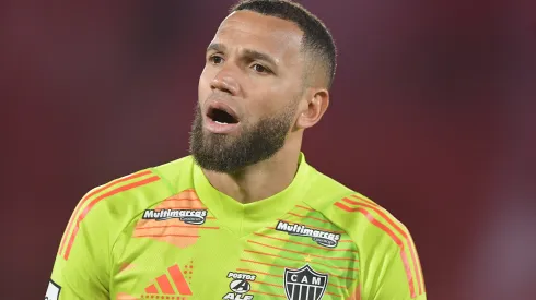 Everson durante confronto contra o Flamengo no Campeonato Brasileiro de 2025.