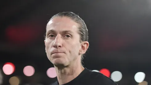 Filipe Luís técnico do Flamengo durante partida contra o Vitoria no estádio Maracanã pelo campeonato Brasileiro A 2025. Foto: Thiago Ribeiro/AGIF