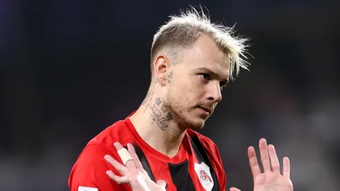 Roger Guedes, do Al-Rayyan SC, gesticula durante a partida da Elite da Liga dos Campeões da AFC entre Al Ain e Al-Rayyan, no Estádio Hazza bin Zayed, em 3 de fevereiro de 2025, em Al Ain, Emirados Árabes Unidos. (Foto de Francois Nel/Getty Images)