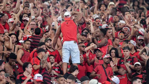 Torcida do Flamengo durante partida contra Vasco no estádio Maracanã pelo campeonato Brasileiro A 2025. Foto: Thiago Ribeiro/AGIF